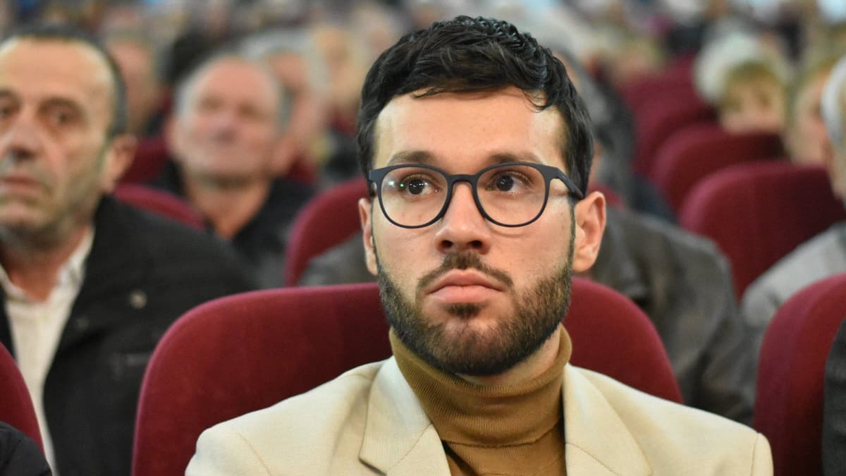 Лукета о приједлогу младих СНСД-а: Влада Српске да сноси пуни трошак уџбеника, младима дати шансу у приватном сектору